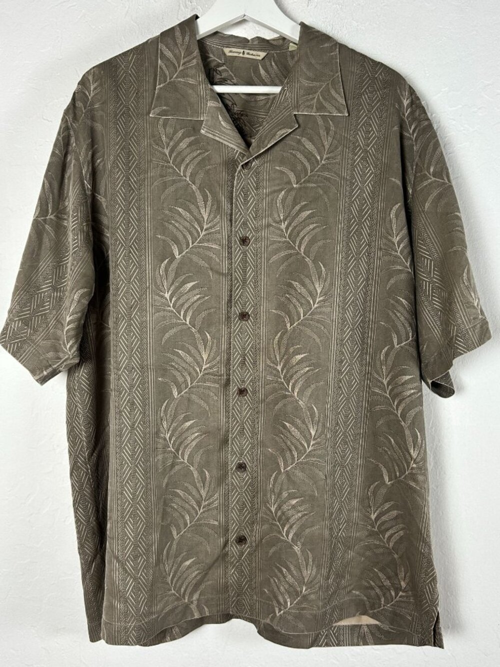 Tommy Bahama Men Silk Camp Shirt Large Tan Embroidered Panel Stripe Casual Aloha